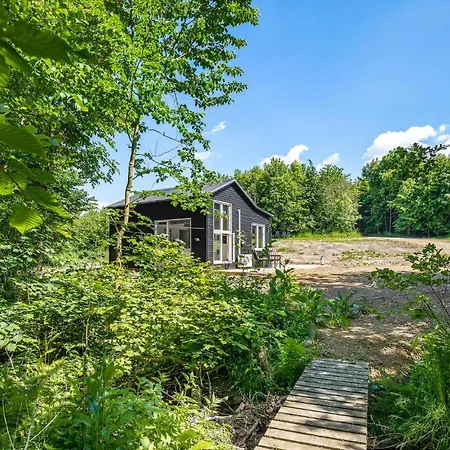 Charming In With 2 Bedrooms And Wifi *